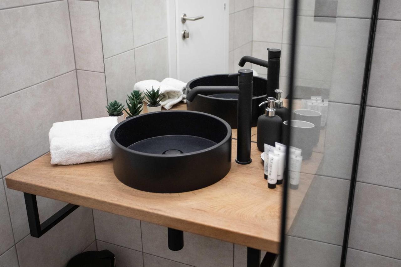 Design City Center Apartments Near Park Zrinjevac Zagreb Bagian luar foto